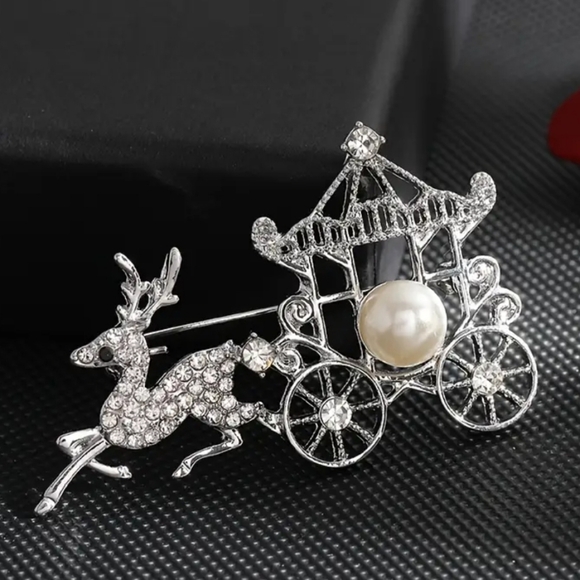 Jewelry - Reindeer Carriage Rhinestone Pearl Silver Brooch Pin